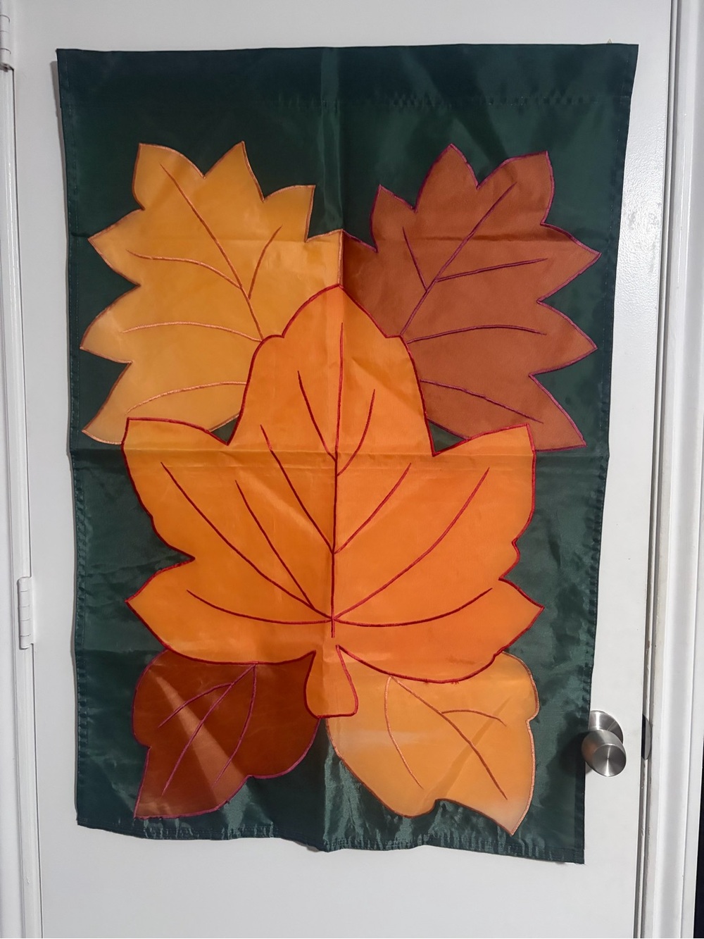 NOS VINTAGE COLORFUL FALL LEAVES DECORATIVE FLAG 42x28”